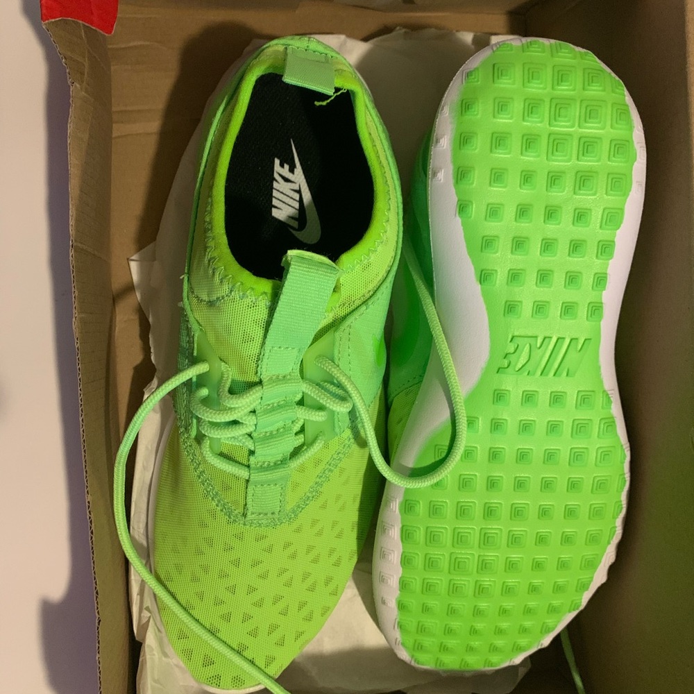 Women's Nike Juvenate Electric Green 🔥